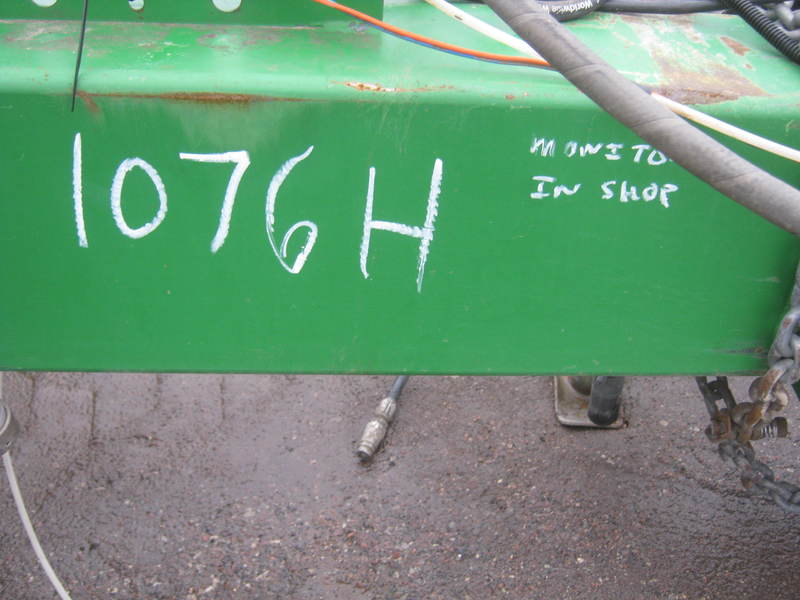 Planting Equipment  John Deere 1760 Planter  Photo
